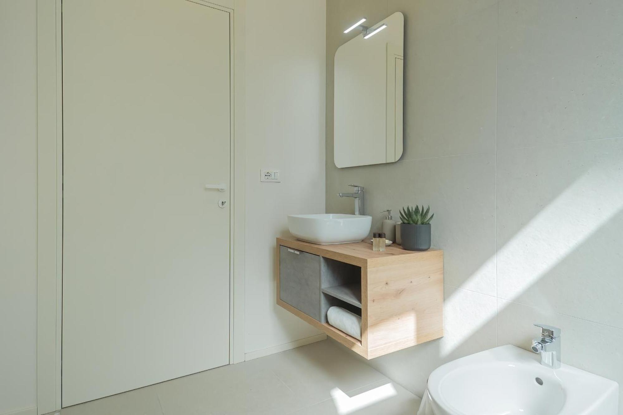 Manaraquattro - Apartament In Como Near The Center With Free Parking - Lake Como Exteriör bild