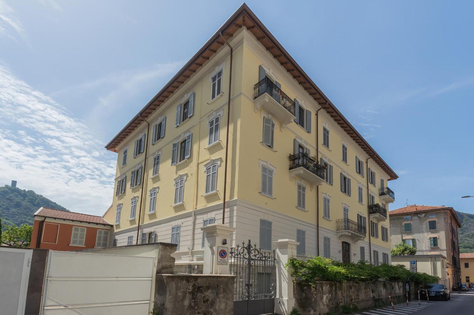 Manaraquattro - Apartament In Como Near The Center With Free Parking - Lake Como Exteriör bild